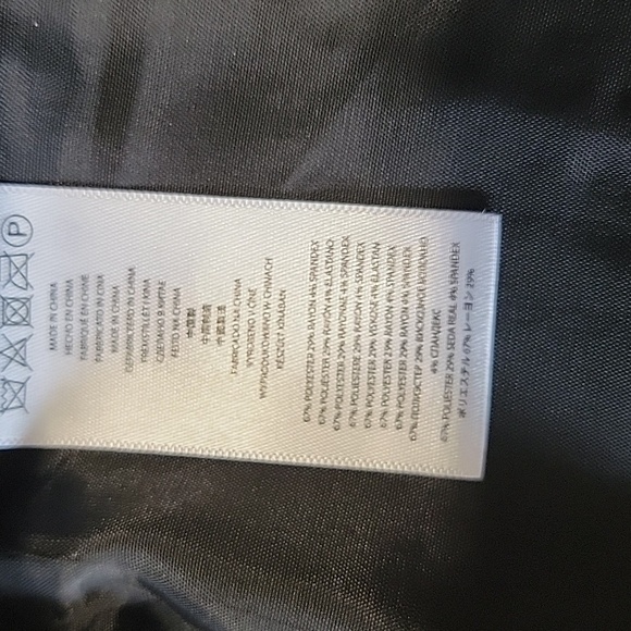 Michael Michael Kors Size 6 Gray Front Slit Mini Skirt, Gently Used Condition - Picture 10 of 12